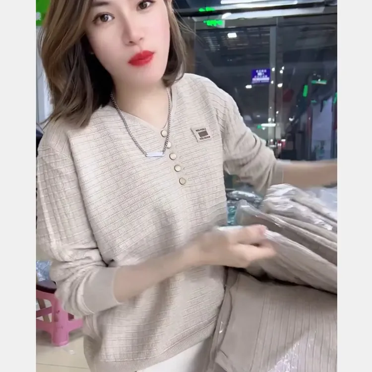 V领单排扣秋冬针织衫女宽松百搭时尚毛衣女纯色套头打底衫上衣潮