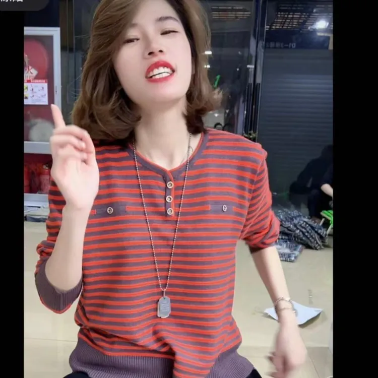 女装秋冬条纹V领针织衫女宽松百搭洋气外穿打底衫韩版毛衣女时尚