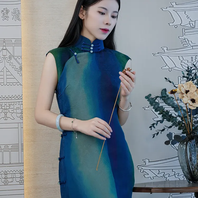 玲珑缎流光桑蚕丝25姆米香云纱蓝绿极光显瘦旗袍透气真开襟手工扣