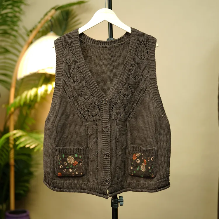 初白文艺2268小花口袋精纺棉线简约款马甲宽松百搭上衣休闲外搭