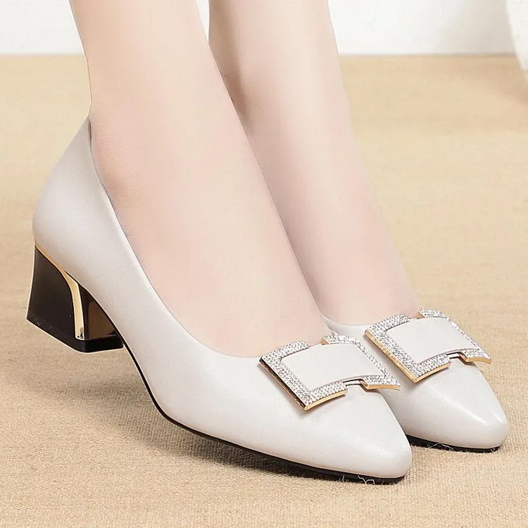 真皮鞋舒适软底中年妈妈鞋单鞋粗跟中跟方扣工作鞋女黑色女鞋春秋