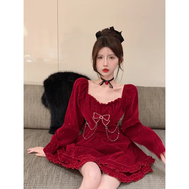 法式红色丝绒连衣裙女秋冬新年穿搭生日小礼裙穿搭收腰公主蓬蓬裙