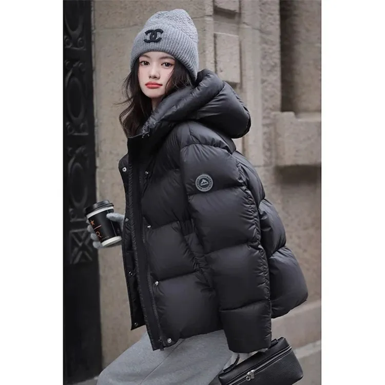 波司登极地联名羽绒服女高级感长短款2025连帽加厚设计感袖标时尚