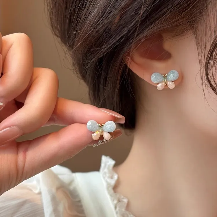 铜合金耳饰 粉蓝拼色蝴蝶耳钉女小众设计高级感耳饰新2024耳环女
