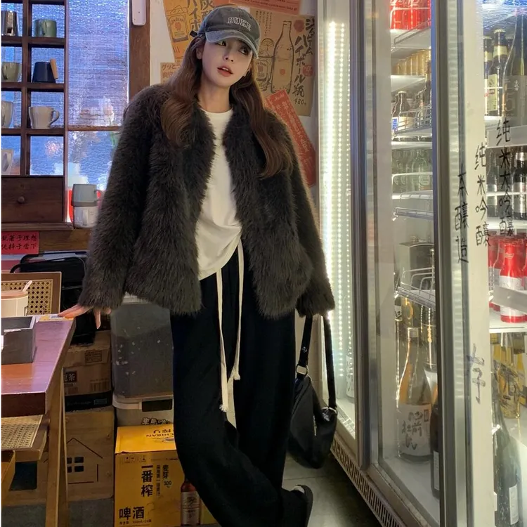 摩卡棕气质百搭毛毛外套女短款