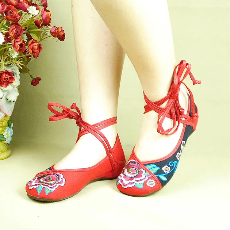 绣花民族风广场舞布鞋牛筋底系带低跟汉服鞋复古中国风旗袍鞋
