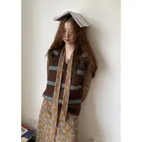 Hellooo Eat 撞色v领条纹针织背心EM1982