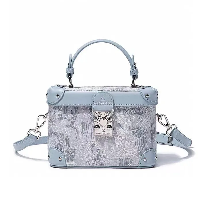 夏季新款国风刺绣手提化妆盒子包包女锁扣单肩斜挎包轻奢百搭女士