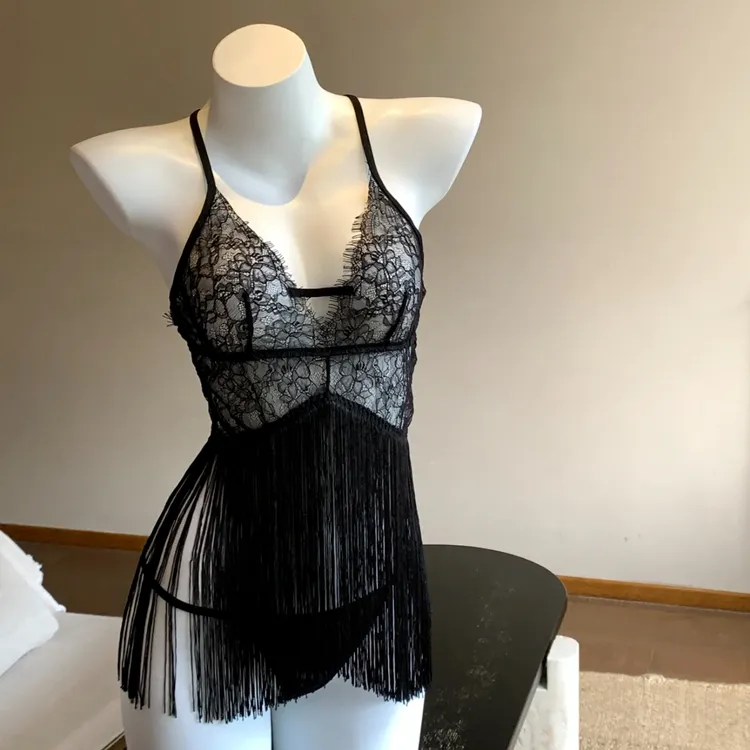 大码深V诱惑交叉露背流苏裙摆性感火辣吊带蕾丝女睡裙显瘦时尚