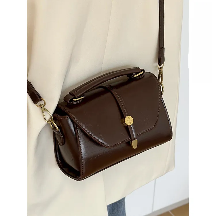 流行网红爆款咖色小包包女2025新款秋冬高级感小众百搭斜挎马鞍包