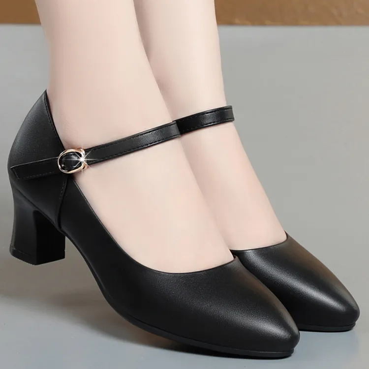 软底粗跟一字扣带跳舞中年妈妈鞋皮鞋舒适工作鞋黑色单鞋女鞋春秋