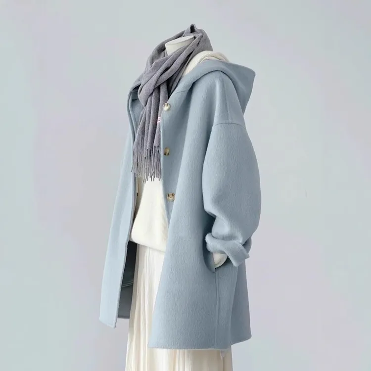 牛货今年流行毛呢外套女秋冬高级感年新款小个子奶油蓝色连帽大衣