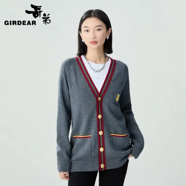 GIRDEAR/哥弟新款学院风V领小熊撞色针织时尚秋冬女外套1499150 