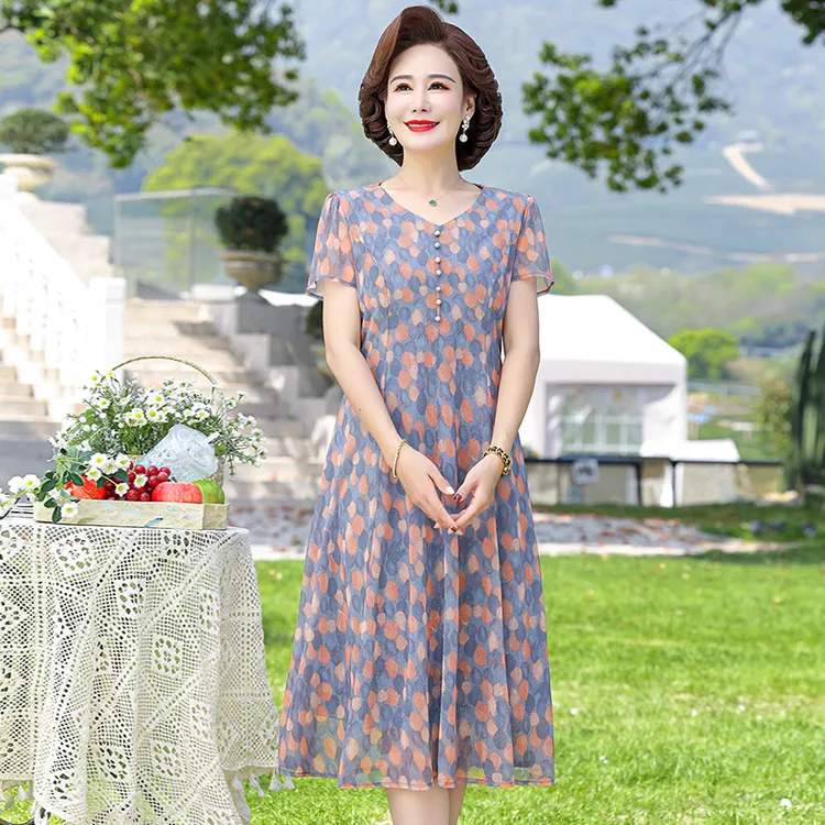 年轻妈妈连衣裙夏装新款2023中年女格子裙中老年女装雪纺长裙洋气