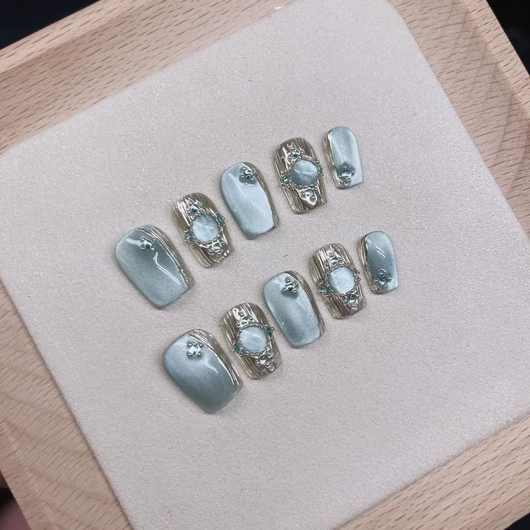 奢华手工穿戴甲布契拉缇晶石猫眼爆闪闪钻显白高级感美甲贴片