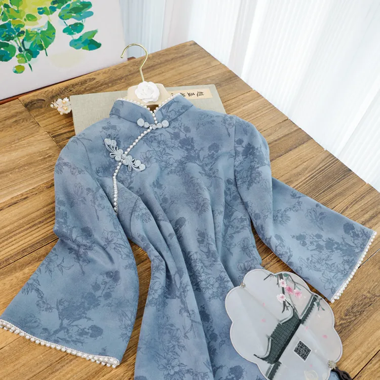 俏娘鱼2025年秋季新款改良新中式日常穿蓝色素雅淑女范倒大袖旗袍