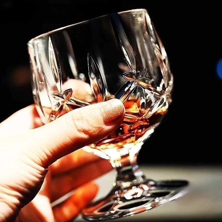 个性创意加厚水晶杯玻璃高脚白兰地杯菱格威士忌杯无铅洋酒杯家用