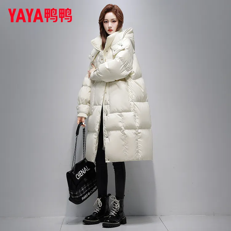 YAYA/鸭鸭长款羽绒服女新款过膝加厚收腰显瘦连帽冬季面包服外套