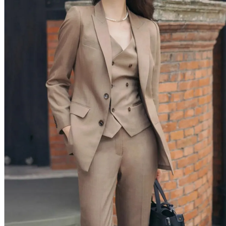 网红炸街卡其时尚西装马甲女英伦风套装春秋款职业正装西服三件套