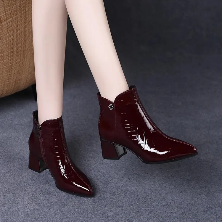 2024新款秋冬季尖头真软皮马丁靴粗跟加绒防滑百搭舒适高跟棉靴子