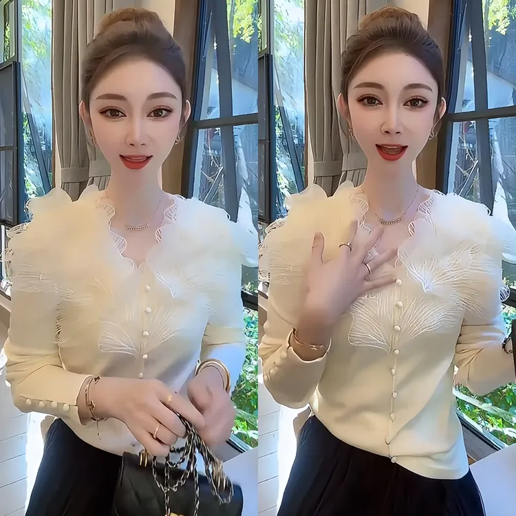 超火超仙V领重工花瓣蕾丝拼接长袖针织衫女冬季新款洋气显瘦上衣