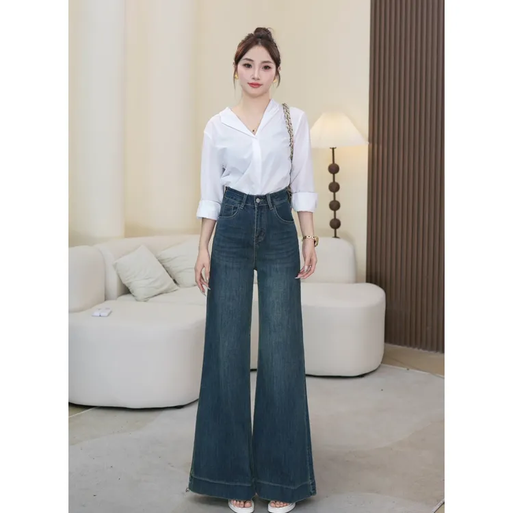 乔栈不贴腿微喇阔腿牛仔裤女款爆款2025秋冬新款高腰显瘦宽松裤子
