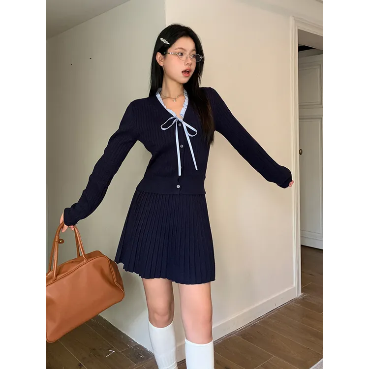 甜美蝴蝶结撞色针织套装女春秋冬减龄穿搭高级感独特两件套