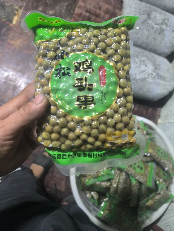 新鲜鸡头果打磨果带壳二青一级芡实鲜果籽粒10-12毫米