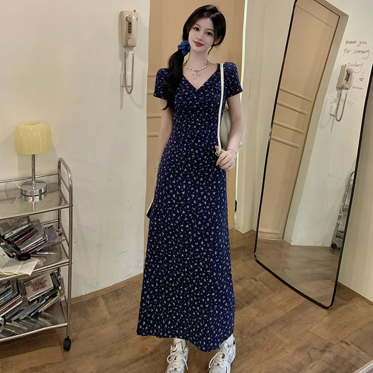 小个子复古碎花裙V领短袖大码连衣裙夏季收腰减龄A字裙长裙时尚女