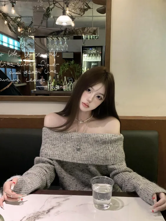 月光华尔兹 宽松慵懒风复古纯欲百搭辣妹露肩一字领毛衣针织上衣
