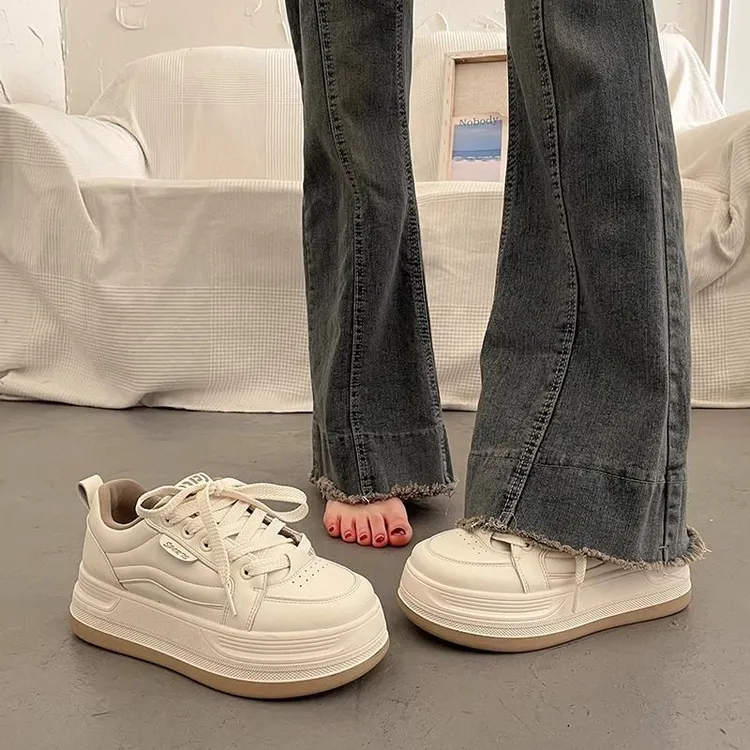 超火高级感厚底小白鞋女秋冬百搭小众板鞋2024新款爆款休闲运动鞋