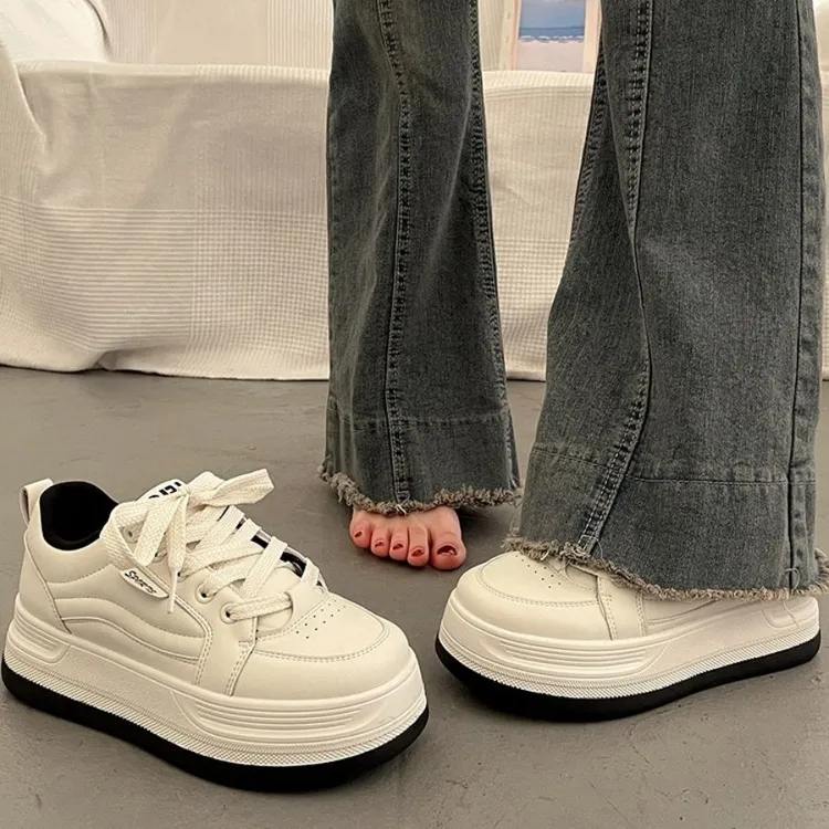 超火高级感厚底小白鞋女春夏百搭小众板鞋2024新款爆款休闲运动鞋