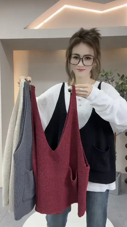 法式松弛感叠穿马甲背心针织女春秋新款外搭V领坎肩毛衣服