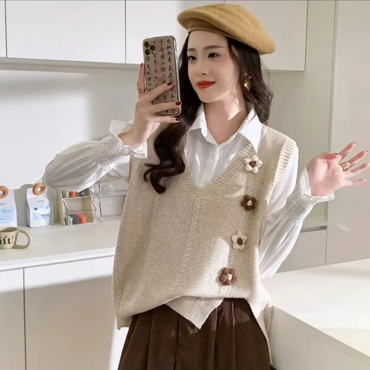 秋季新款小清新花朵V领针织马甲女2025韩版休闲百搭叠穿坎肩