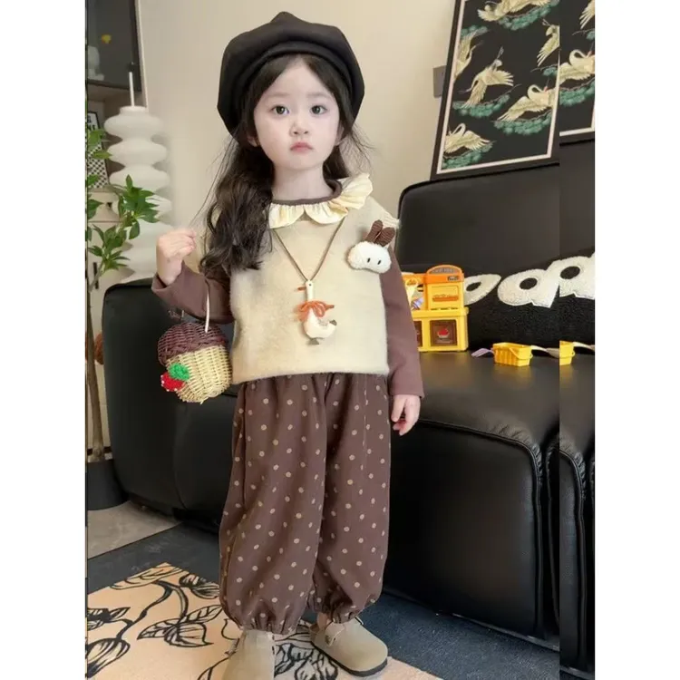 女宝早宝宝拍照春装可爱马甲女儿女童女童秋款套装女童秋装