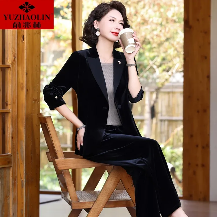 中老年妈妈秋装金丝绒套装2025新款休闲小西装外套女春秋气质上衣