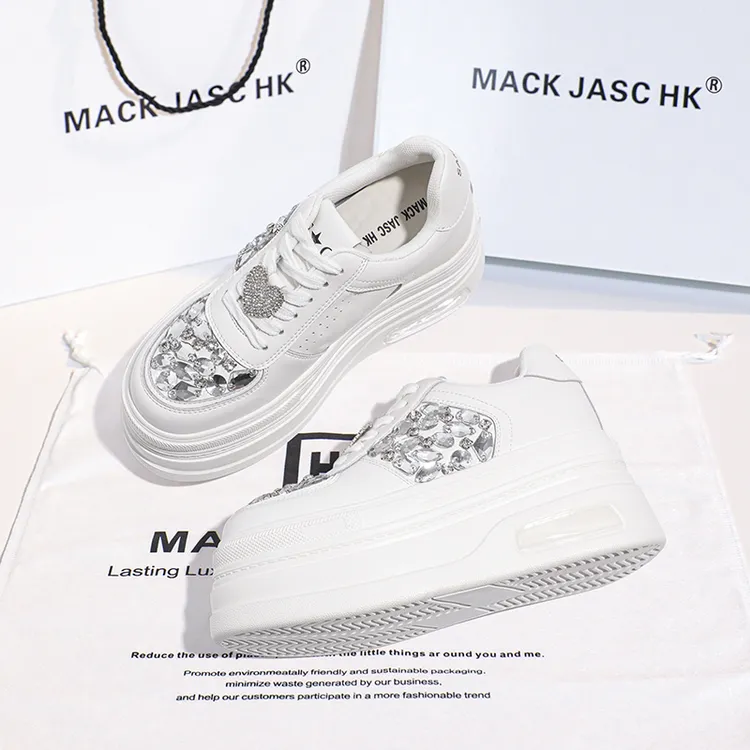 香港MACKJASCHK小个子板鞋2024春季新款厚底运动水钻增高小白鞋女