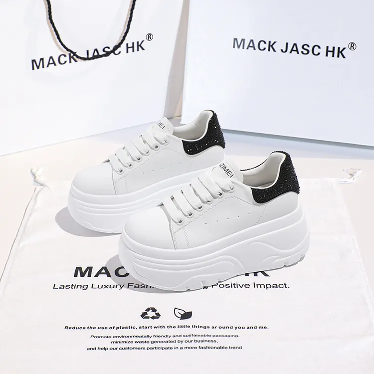 香港MACKJASCHK厚底内增高小白鞋女2024夏季新款显瘦松糕经典板鞋