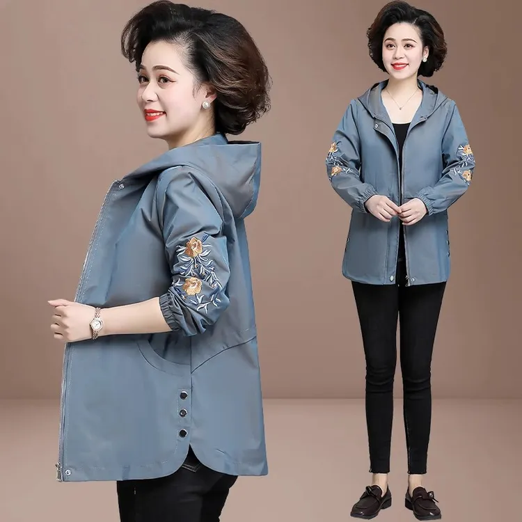 中年妈妈秋装外套洋气大码2025新款中老年风衣女春秋奶奶装上衣服