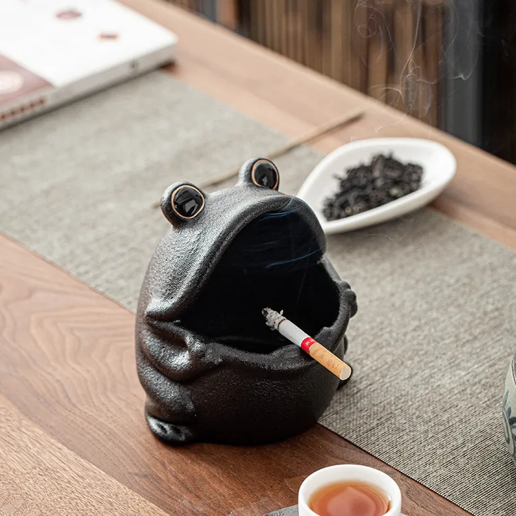 创意可爱青蛙防风烟灰缸陶瓷桌面摆件动物家用客厅茶桌茶几装饰品