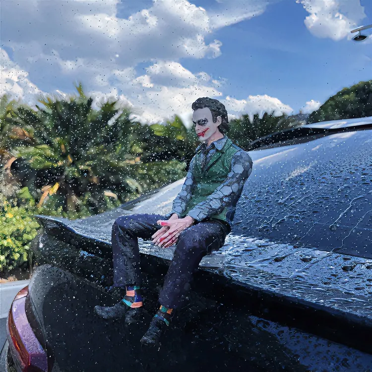 车载小丑希斯莱杰坐姿公仔车载玩偶车尾车顶挂件汽车尾部车外装饰