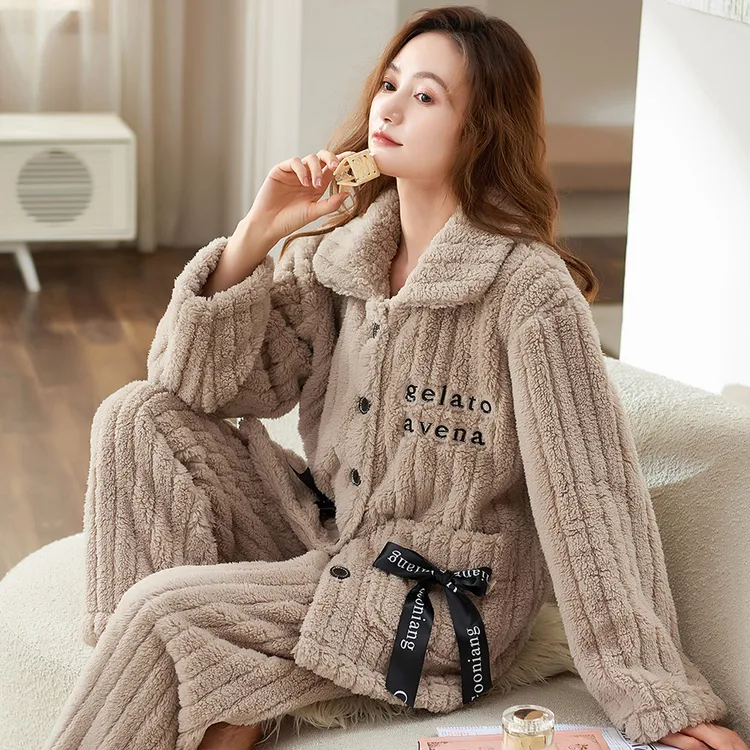 睡衣女士秋冬季珊瑚绒家居服法兰绒加厚加绒可外穿宽松舒适套装