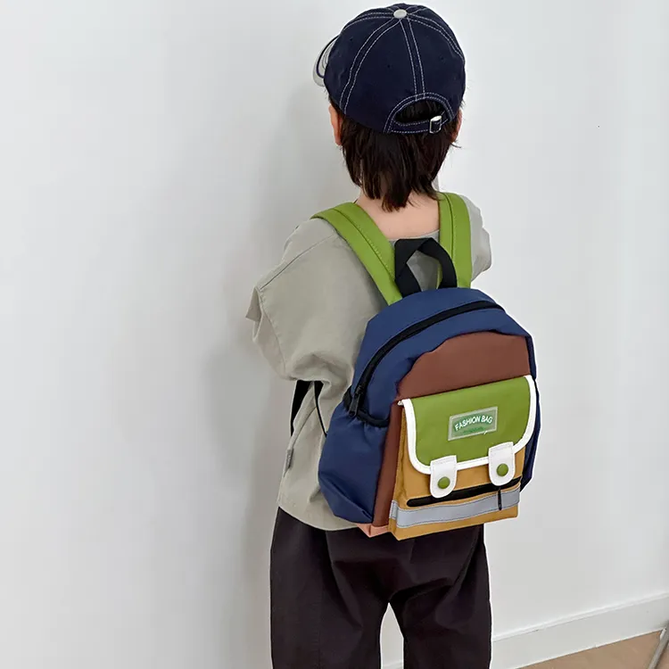 幼儿园书包日系新款小学生一年级书包男孩帅气百搭女童撞色双肩包