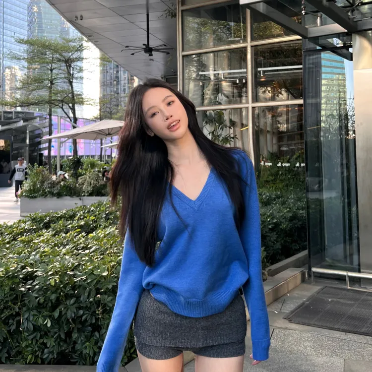 V领针织毛衣女秋冬季套头长袖加厚慵懒高级感修身显瘦针织衫上衣