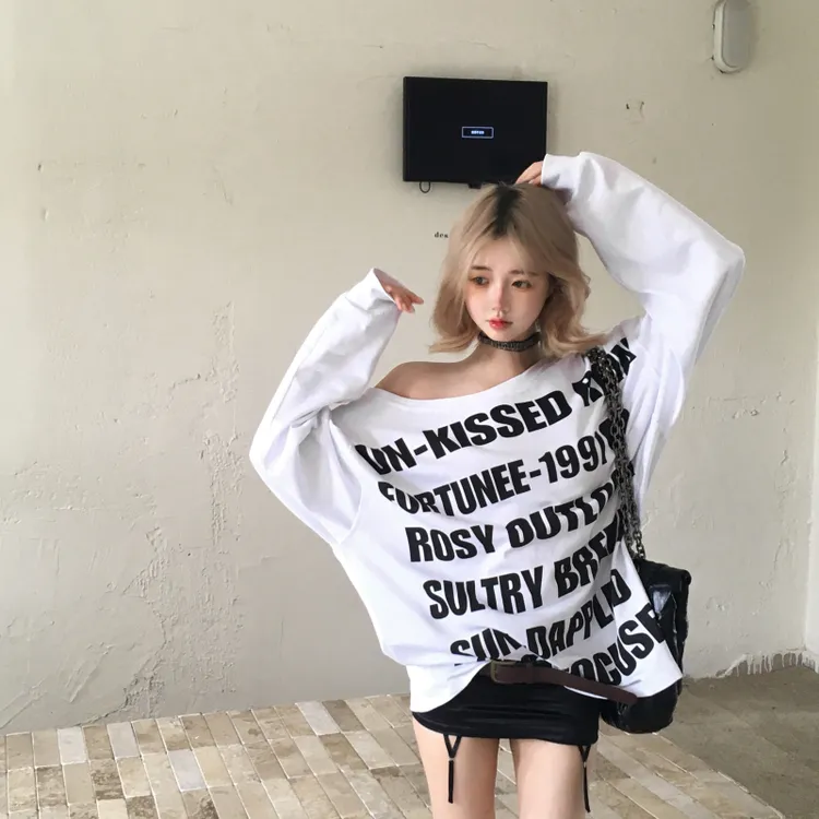 韩系一字肩斜肩字母印花宽松百搭长袖卫衣女秋季小众个性ins上衣