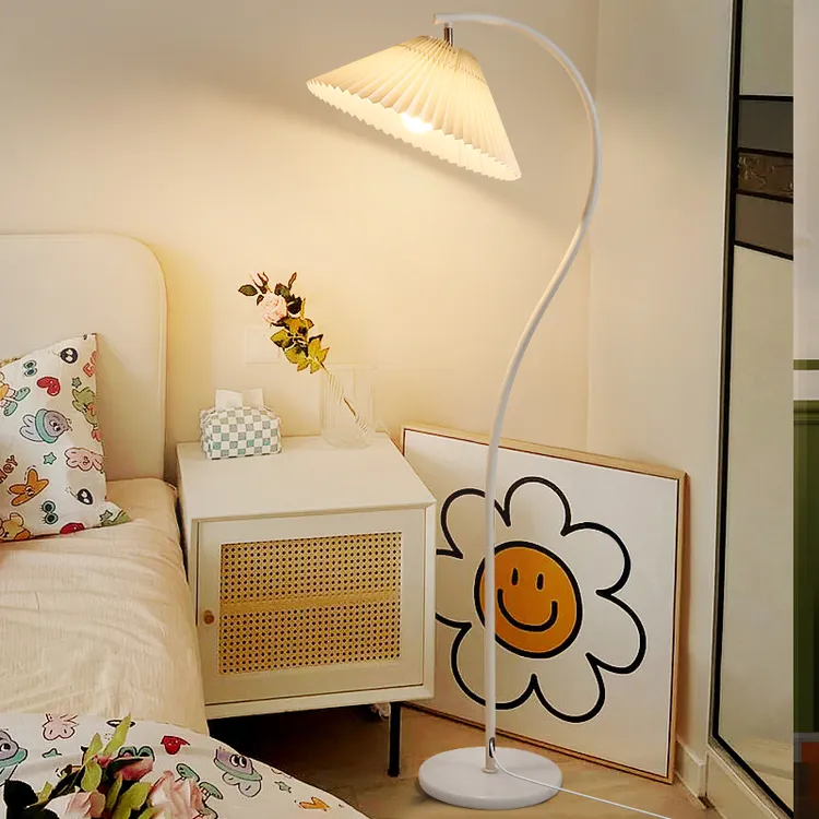 简约百褶落地灯客厅沙发床头书房灯北欧网红奶油风创意立式台灯
