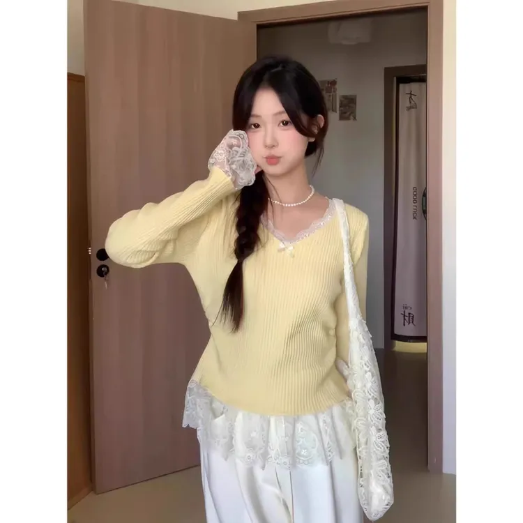 黄色芭蕾风蕾丝花边拼接长袖t恤女秋冬季内搭短款v领打底衫上衣