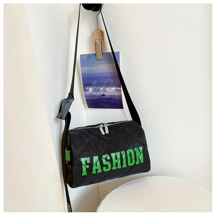 潮牌秋冬季菱格小众斜挎包男女单肩包运动休闲百搭吐司包港风ins