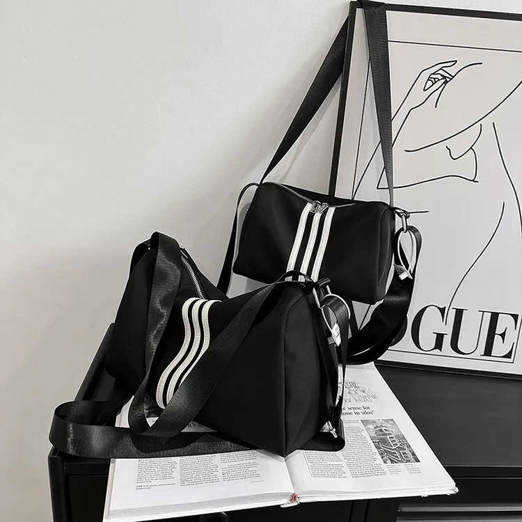 牛津布旅行健身包2025单肩斜挎包防泼水大容量男女运动吐司包潮