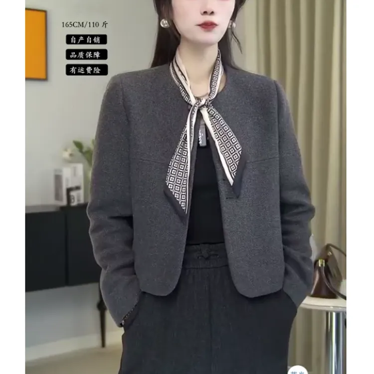 时尚圆领毛呢外套女灰色加厚秋冬新款丝巾搭配气质百搭短款外套